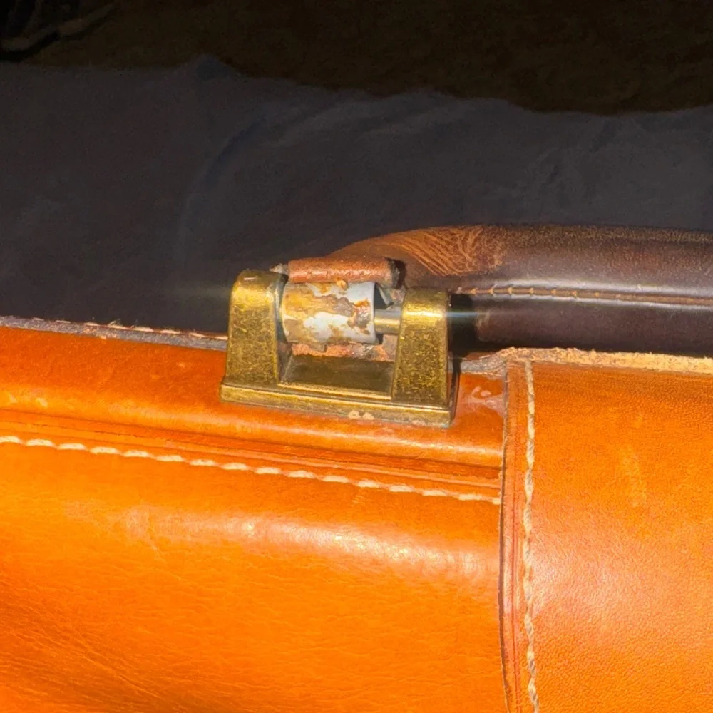 Elegant Tan Leather Briefcase